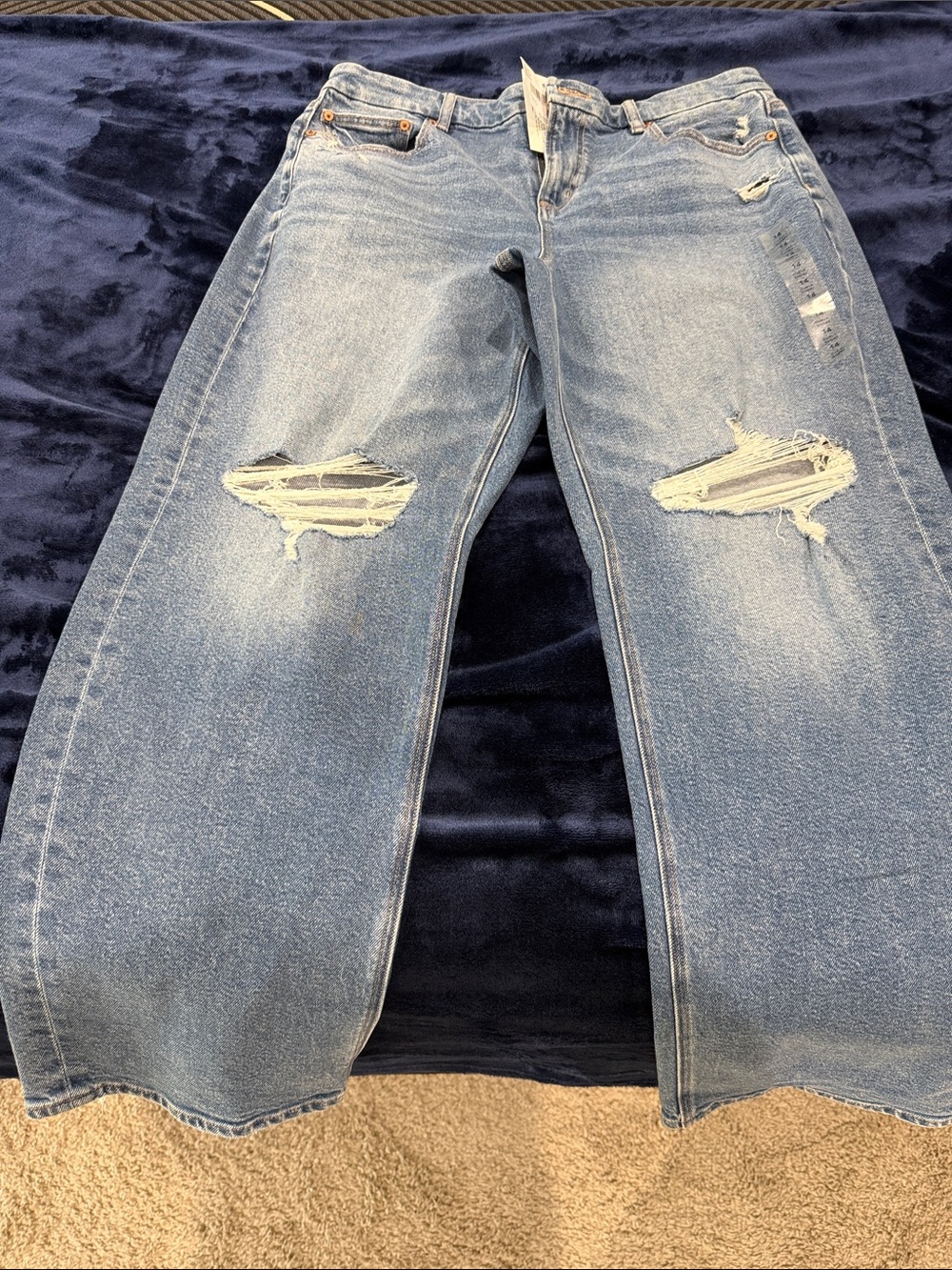 American Eagle Outfitters Light Blue Distressed Boyfriend Jeans